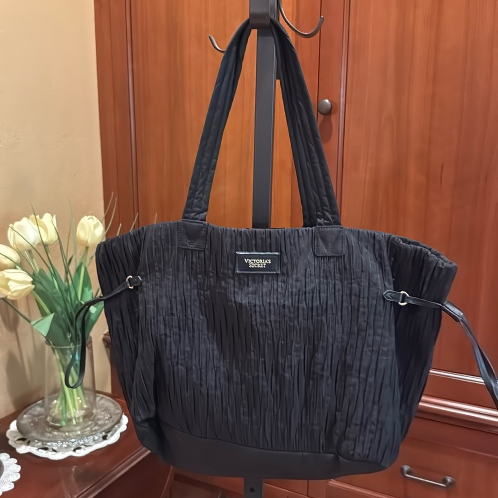 Victoria’s Secret Pleated Purse Travel Tote Bag Black Accordion Crinkle Cinch